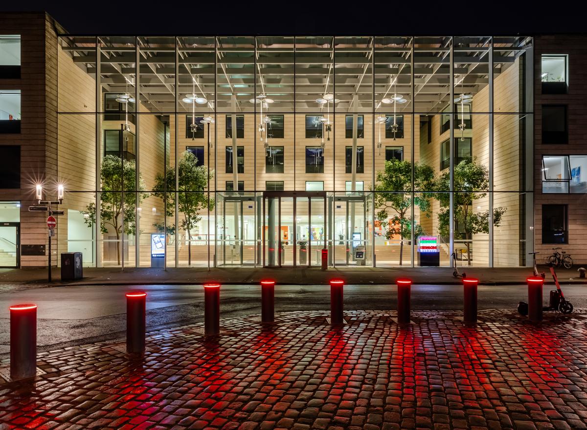 Façade contemporaine en béton et bois
